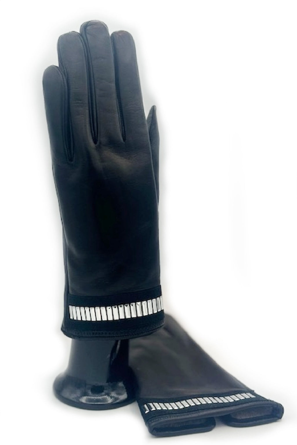 Guanto in Nappa con bracciale silver al polso - Nero